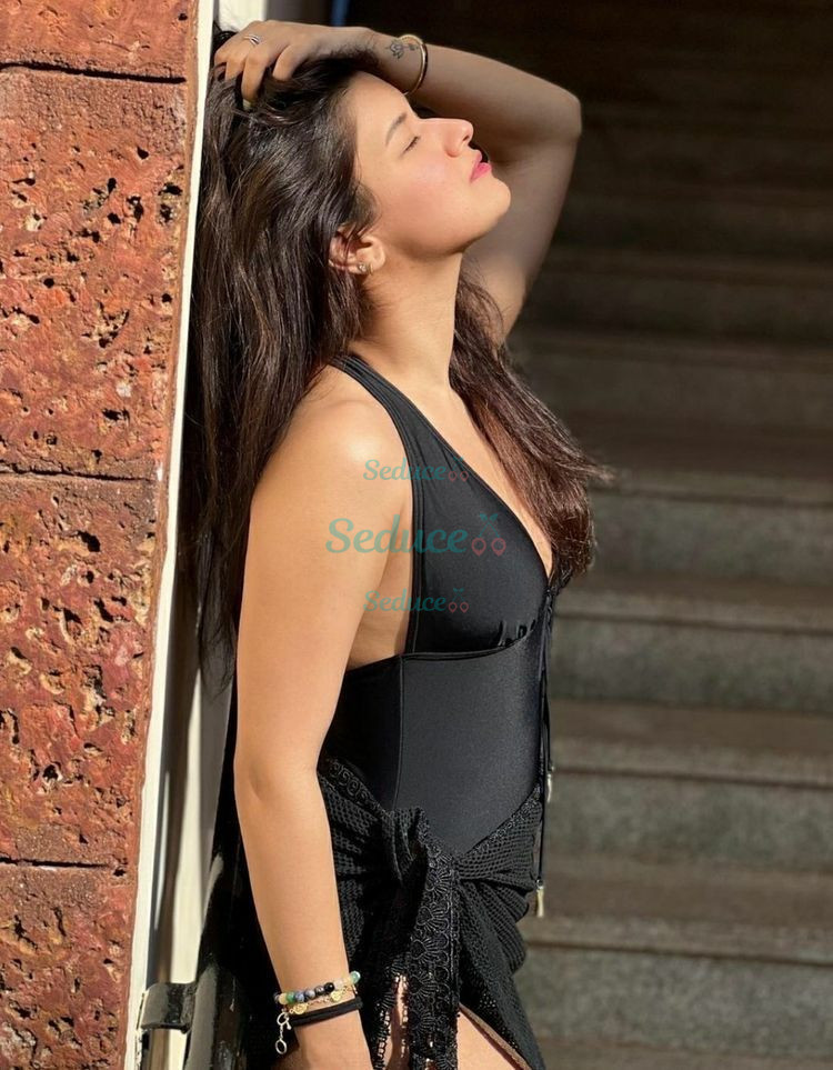 Priya Escorts