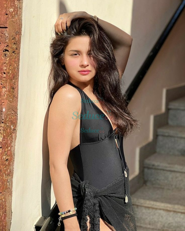 Priya Escorts