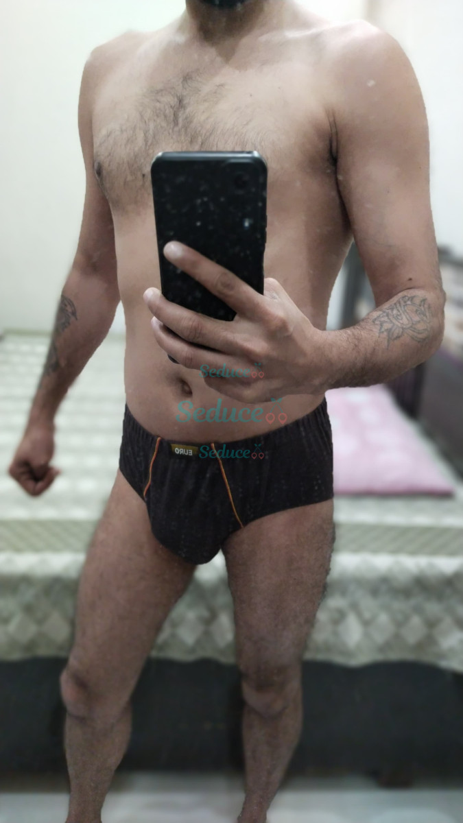 Male Escort for women Ladies of any age in Delhi and all NCR Loacation