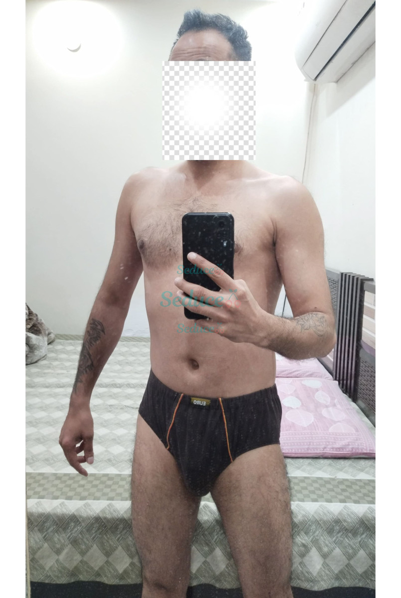 Male Escort for women Ladies of any age in Delhi and all NCR Loacation