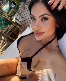 Caroline - escort review from Greece