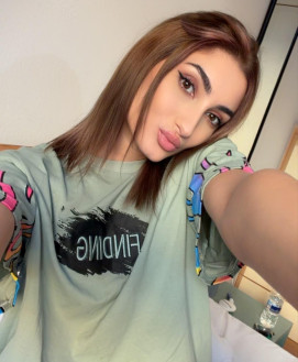 Selena - escort review from Greece