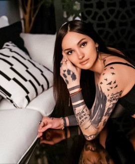 Mistress Escort