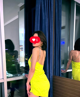 Aya Zengin