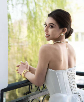 Nina - escort review from China