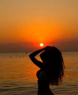 Betty - escort review from Greece