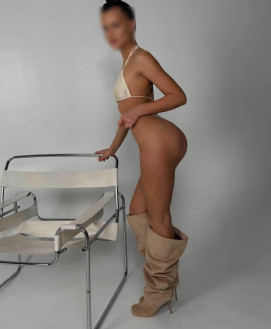 Vika - escort review from Armenia