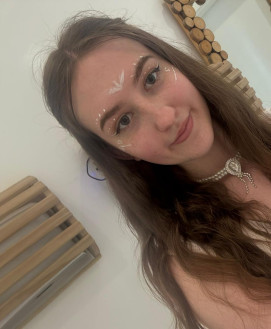 JULIA QUEEN 